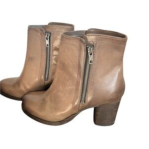 Frye Women's Addie Double Zipper Bootie Sz7